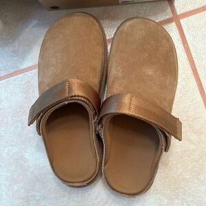 Never worn! Size US 7. Tan color